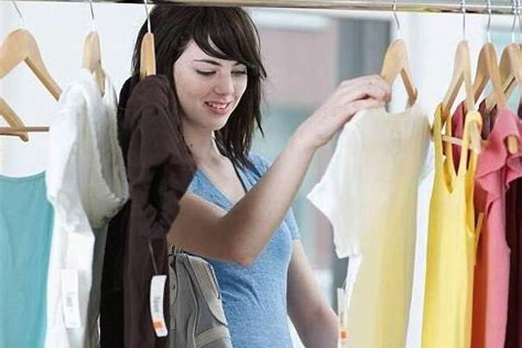 孕妇梦见卖衣服预示什么预兆