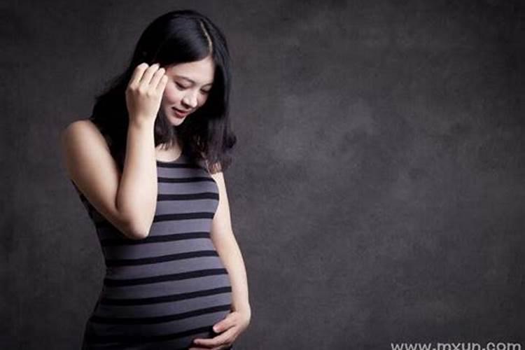 梦见怀孕是什么征兆肚子大胎动