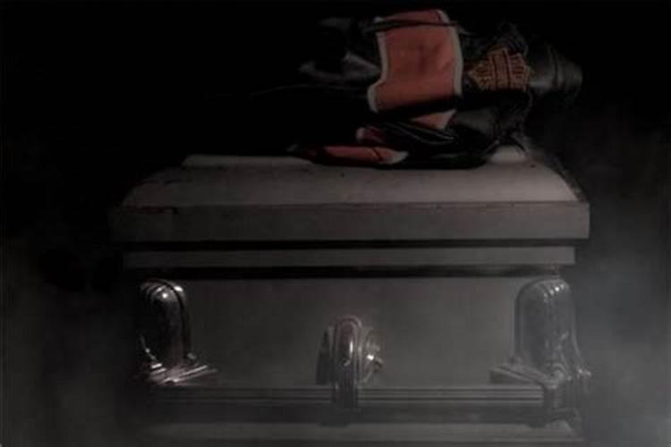 梦见棺材里装着死人是什么预兆