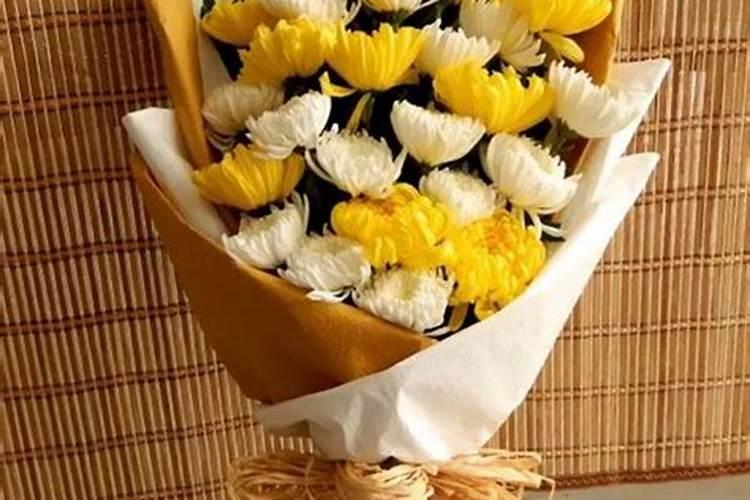 中元节市民花祭亲人送什么花束